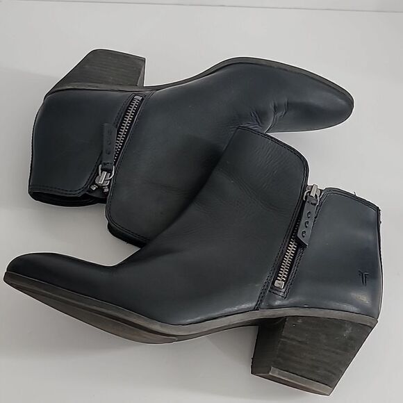 Frye Judith Black Leather Double Zip Ankle Boots - Picture 6 of 10